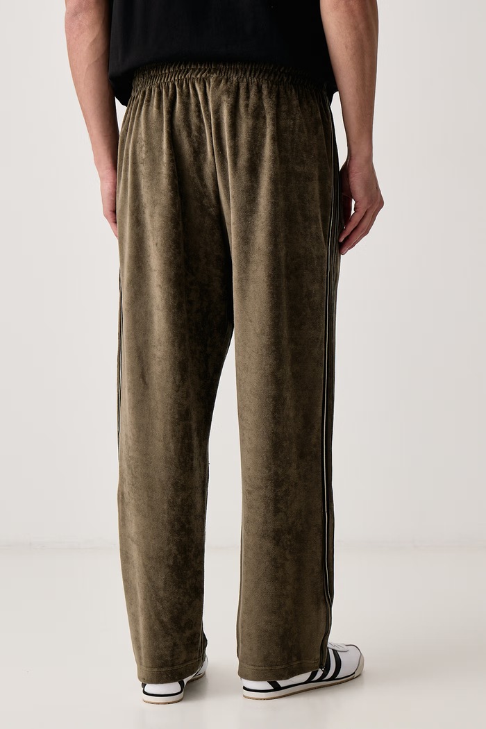 Odzież adidas Originals Spodnie dresowe męskie Firebird Velour KE4165 zielony