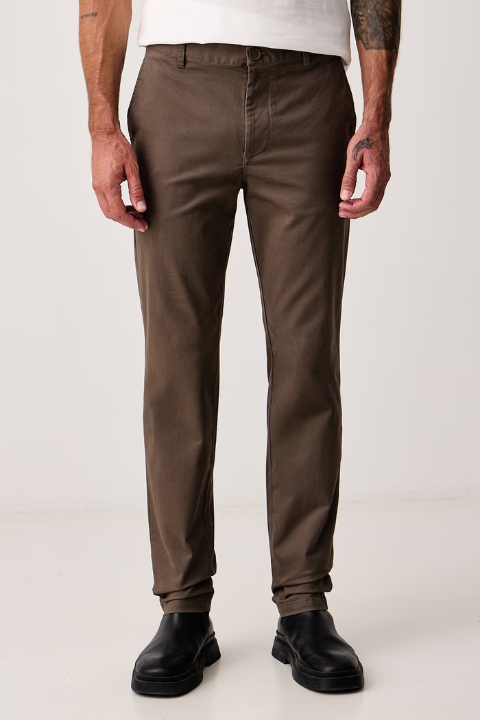 Armani Exchange Брюки chinos мужские из хлопка с эластаном коричневый XM003537.AF22547