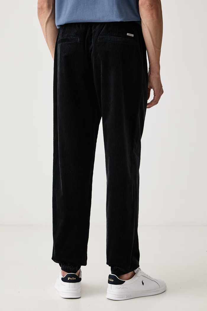 Odjeća Armani Exchange hlače za muškarce od samta XM003304.AF27114 mornarsko plava