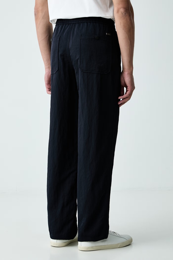 Odzież Armani Exchange spodnie męskie XM003302.AF27111 granatowy