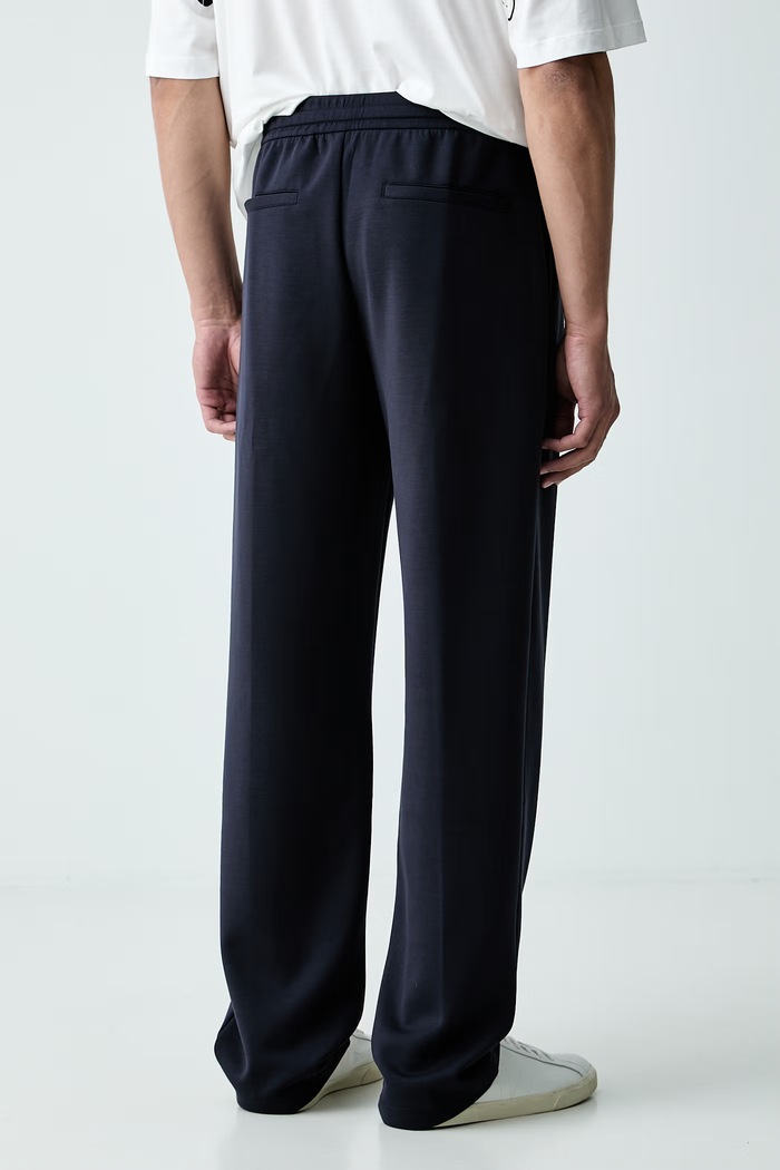 Odzież Armani Exchange spodnie dresowe męskie z modalem XM002941.AF19936 granatowy
