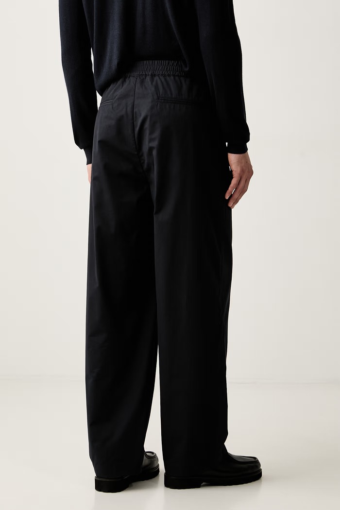 Odzież Emporio Armani spodnie męskie bawełniane EM006897.AF28239 granatowy