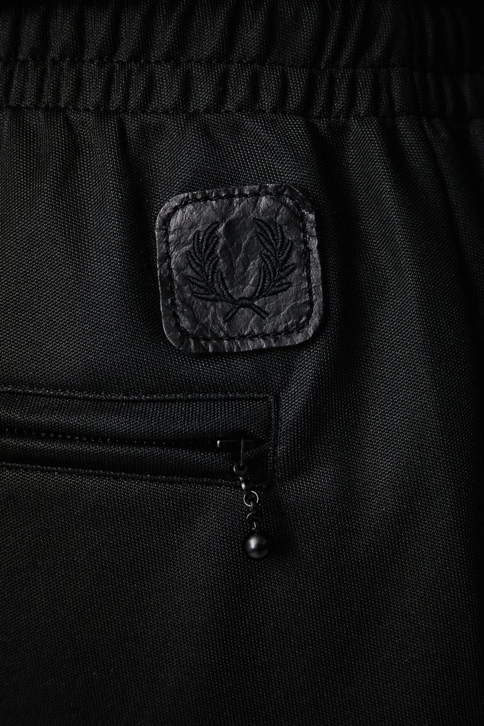 Spodnie dresowe męskie z bawełną Fred Perry czarny T3309.102