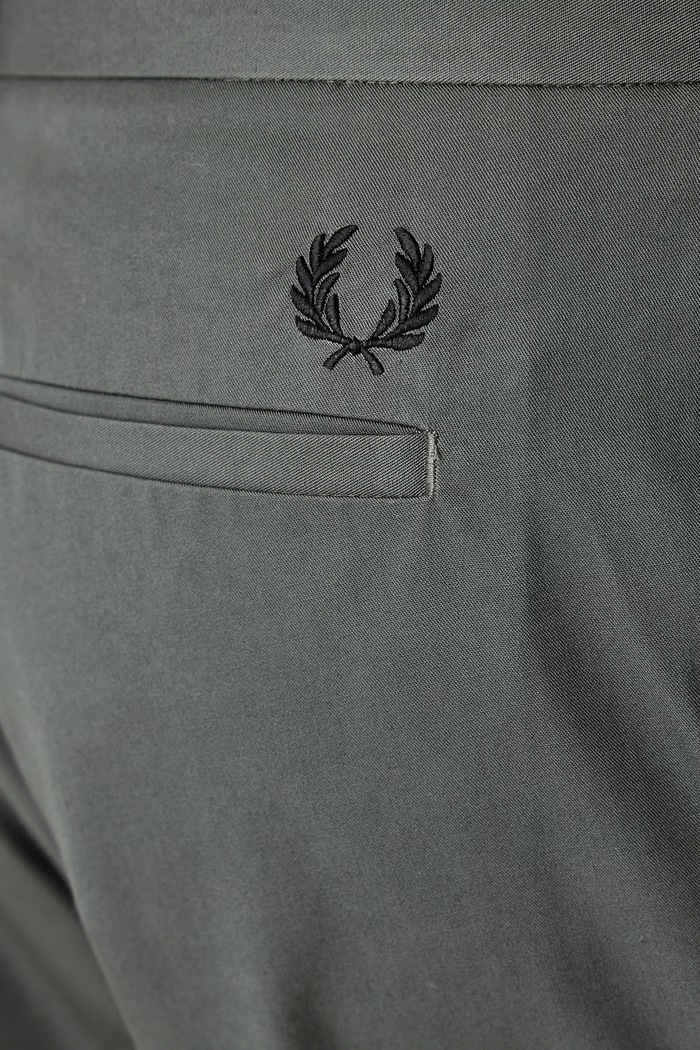 Spodnie męskie bawełniane Fred Perry zielony T2301.638