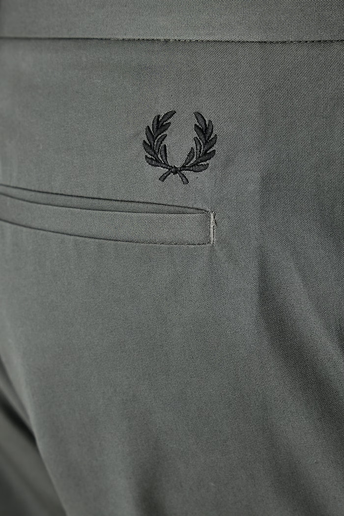 Spodnie męskie bawełniane Fred Perry zielony T2301.638