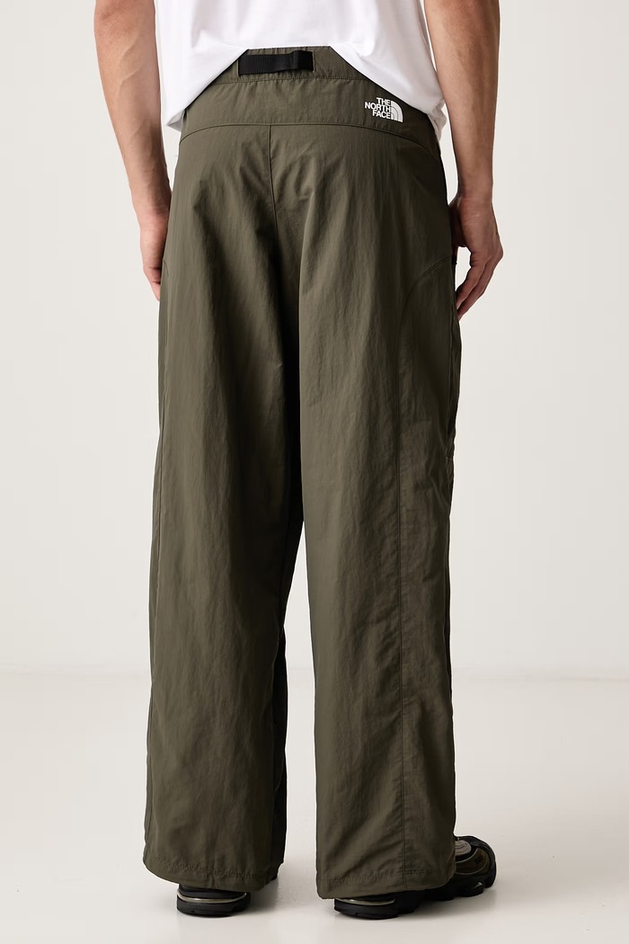 Ρούχα The North Face Παντελόνι ανδρικό NSE Belted NF0A8G9521L1 πράσινο