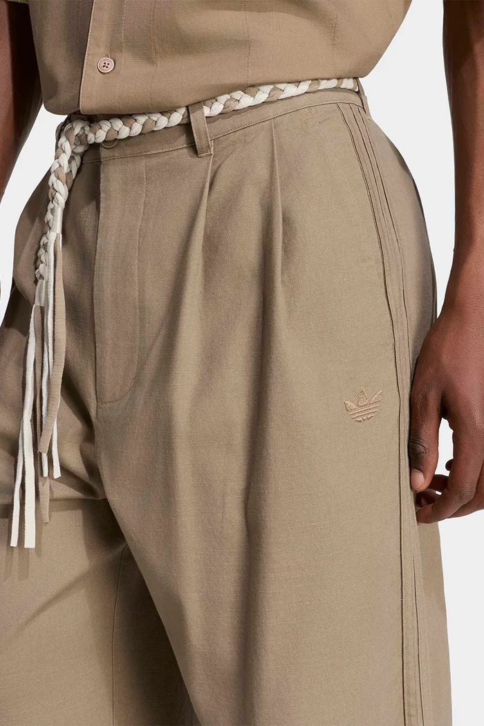 Spodnie straight męskie bawełniane Resort adidas Originals KW8246 brązowy