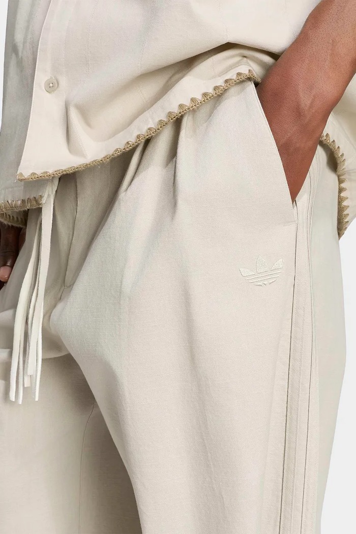 Spodnie straight męskie bawełniane Resort adidas Originals KW8245 beżowy