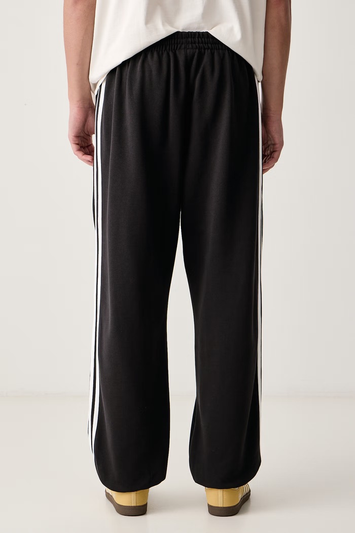 Odjeća adidas Originals Donji dio trenirke za muškarce s pamukom Adicolor KV9280 crna