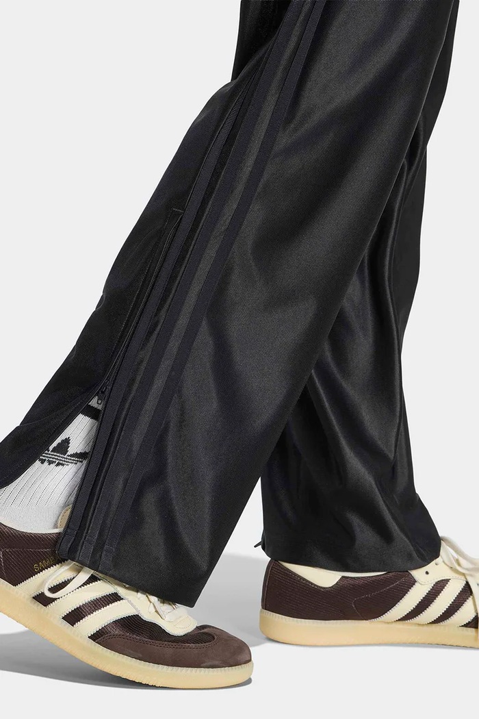 Брюки straight для мужчин Firebird Metallic adidas Originals чёрный KE4168