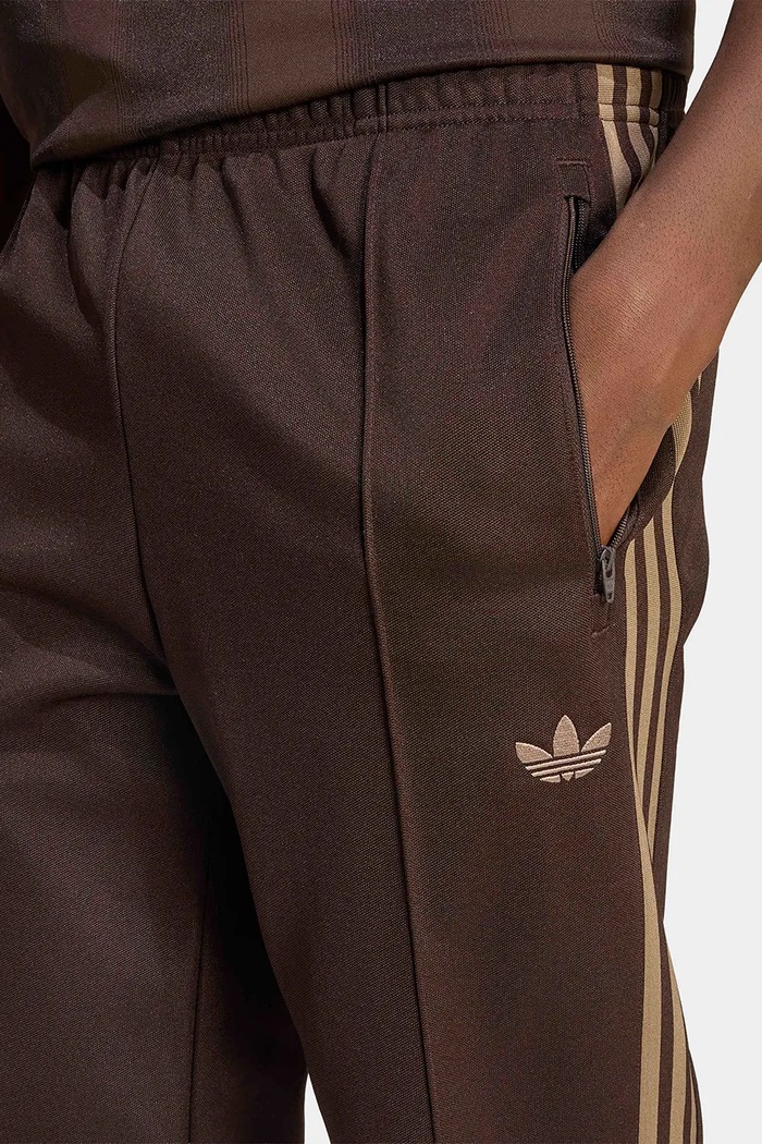 Teplákové nohavice pánske s bavlnou Beckenbauer adidas Originals KT5048 hnedá