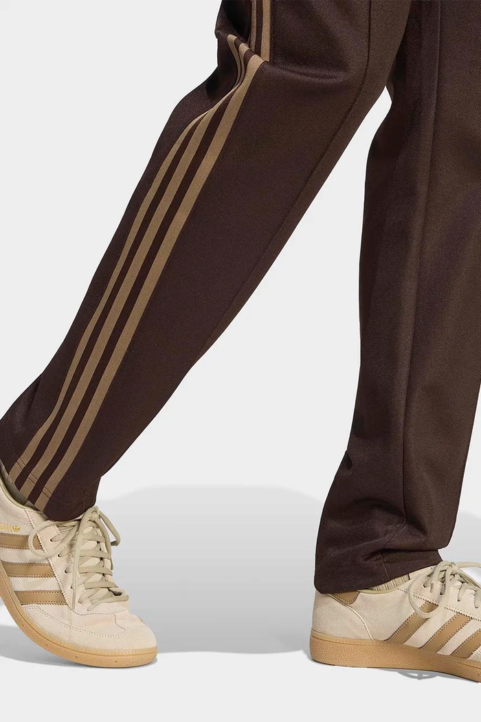 Teplákové nohavice pánske s bavlnou Beckenbauer adidas Originals hnedá KT5048