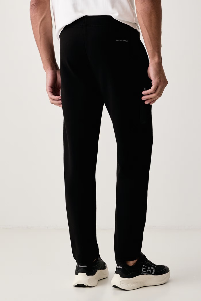 Odzież EA7 Emporio Armani Spodnie dresowe męskie z bawełną AF20845.7M002518 czarny