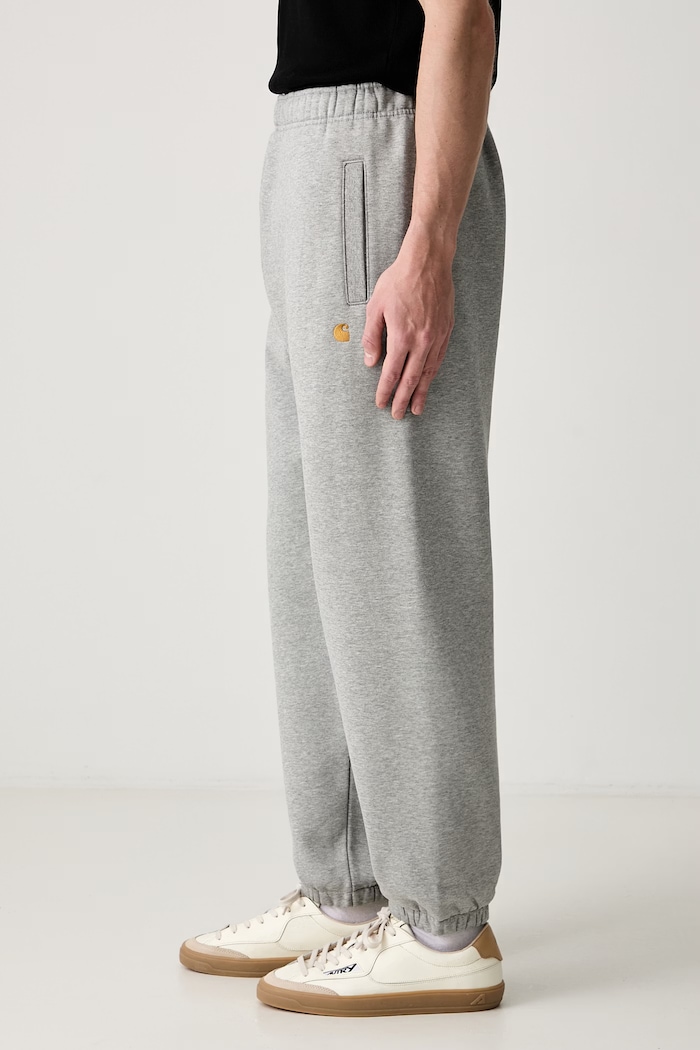 Carhartt WIP Chase Sweat spodnie dresowe z bawełną męskie I037458 szary AW26