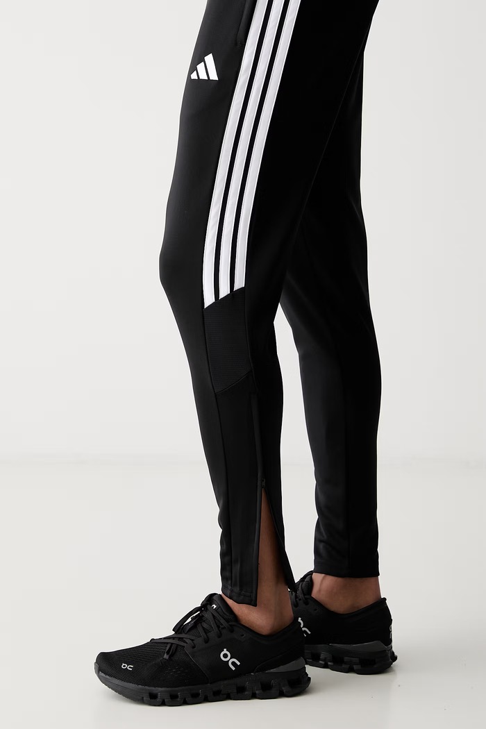 adidas Performance spodnie treningowe męskie Tiro 26 czarny KG0809