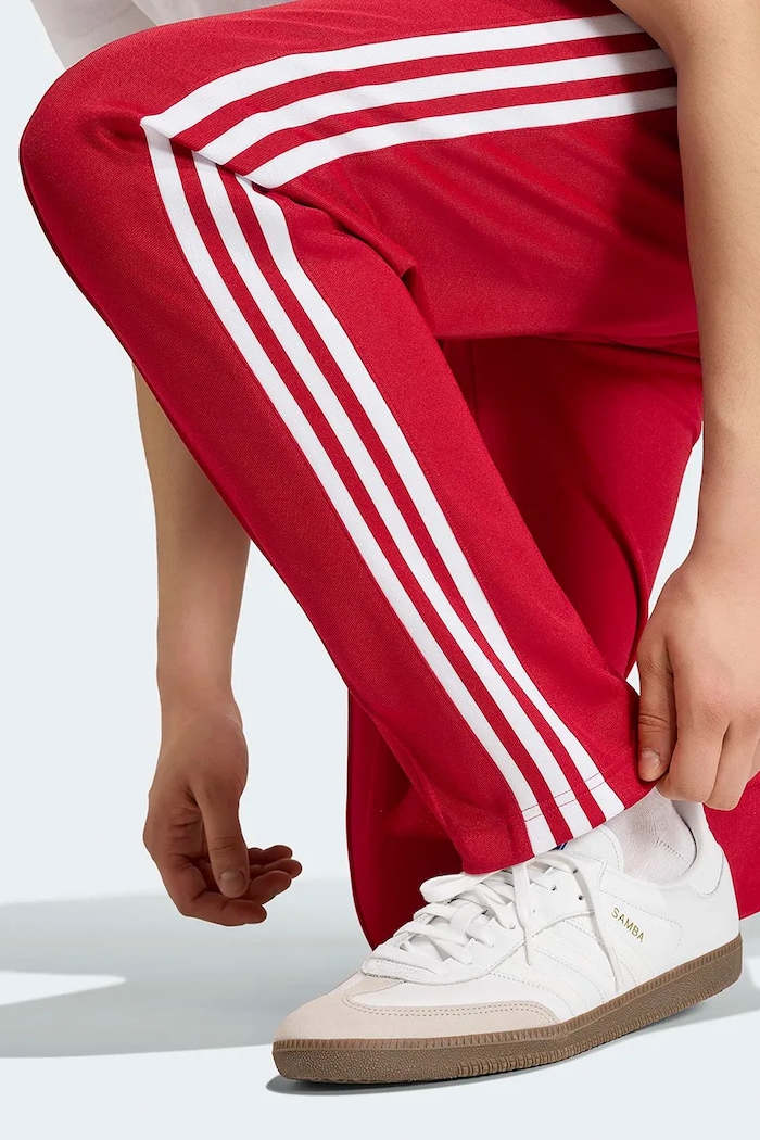 Teplákové nohavice pánske s bavlnou Beckenbauer adidas Originals červená KW0120
