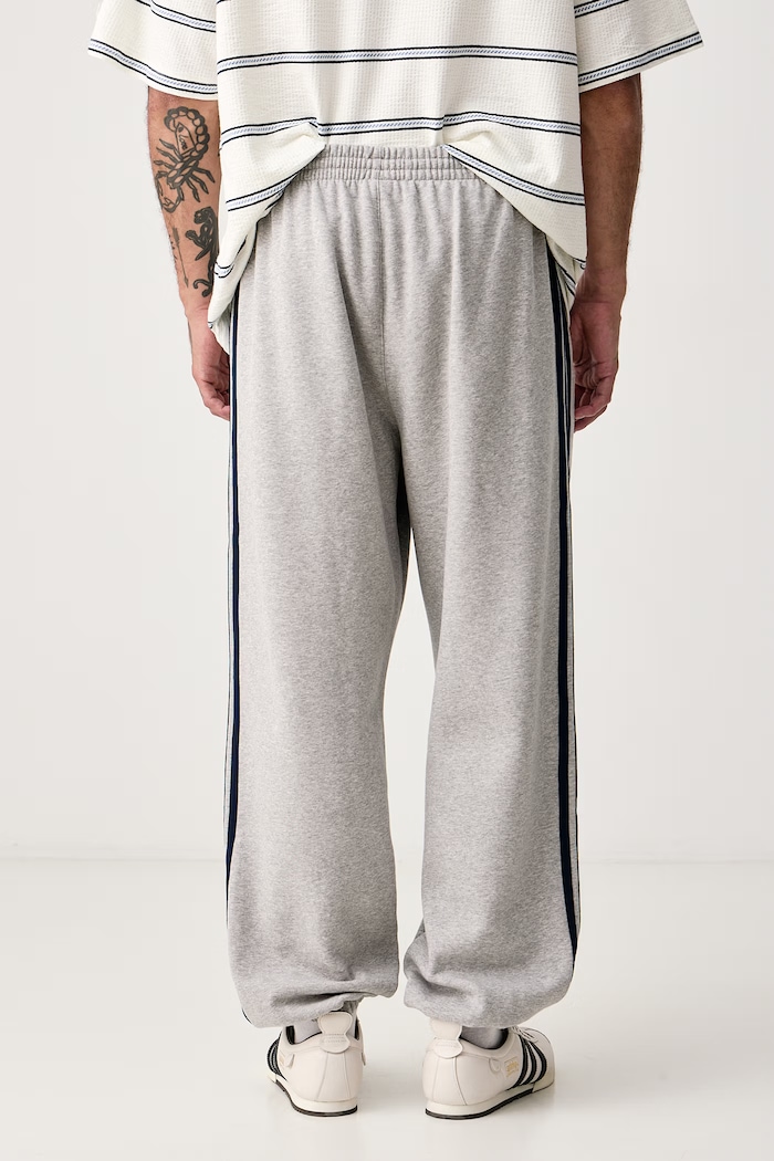 Odzież adidas Originals Spodnie dresowe męskie z bawełną Adicolor KV9276 szary