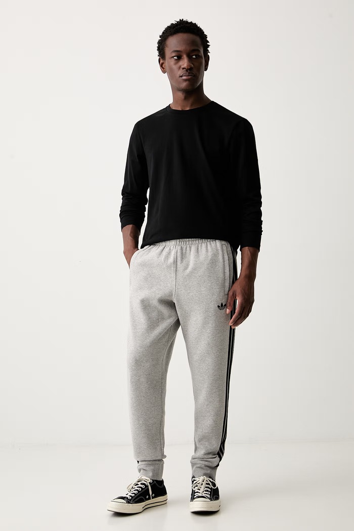 adidas Originals spodnie dresowe męskie z bawełną KU7643 szary AW26