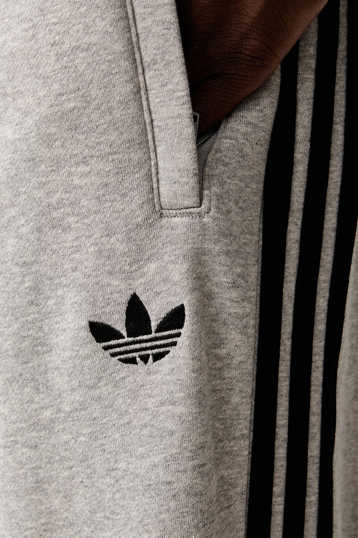 adidas Originals spodnie dresowe męskie z bawełną szary KU7643