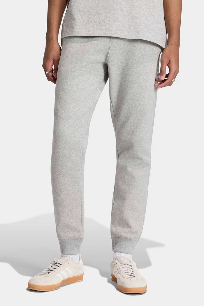 adidas Originals Teplákové nohavice pánske s bavlnou Trefoil Essentials sivá KS9851
