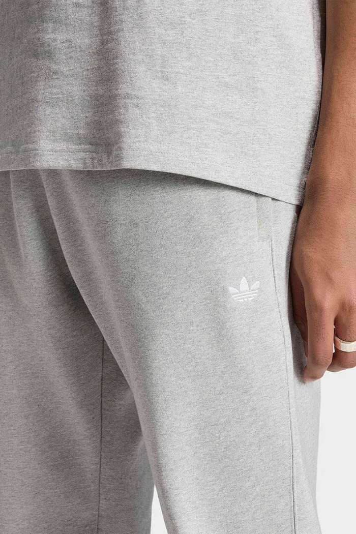 Teplákové nohavice pánske s bavlnou Trefoil Essentials adidas Originals KS9851 sivá