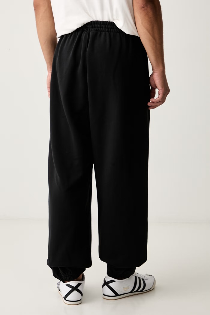 Одежда adidas Originals спортивные штаны для мужчин с хлопком Trefoil Essentials KQ8561 чёрный