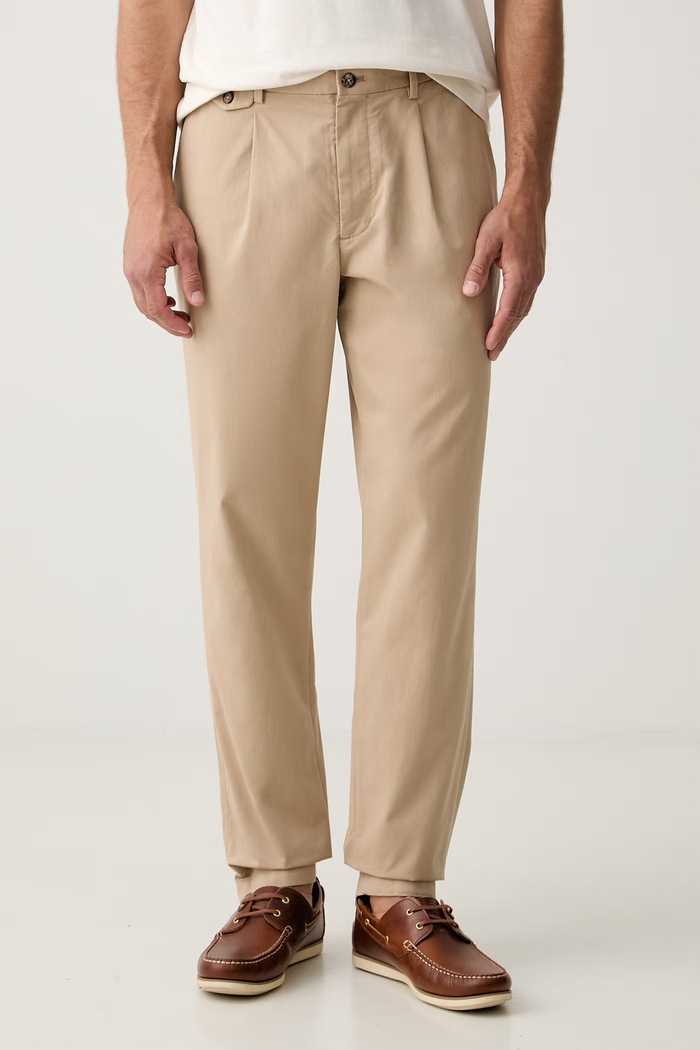 Tommy Hilfiger spodnie chinos męskie z bawełną beżowy MW0MW43158