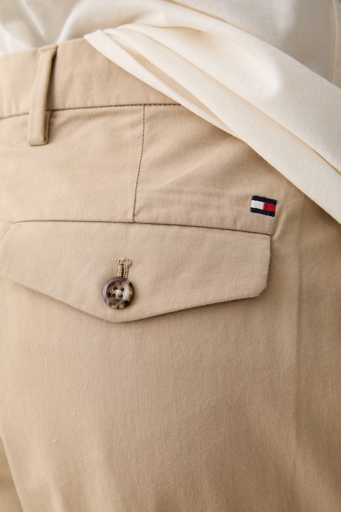 Tommy Hilfiger spodnie chinos męskie z bawełną beżowy MW0MW43158