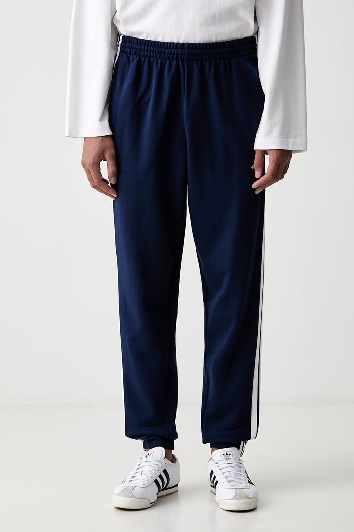 adidas spodnie dresowe męskie bawełniane Essentials granatowy KY4197