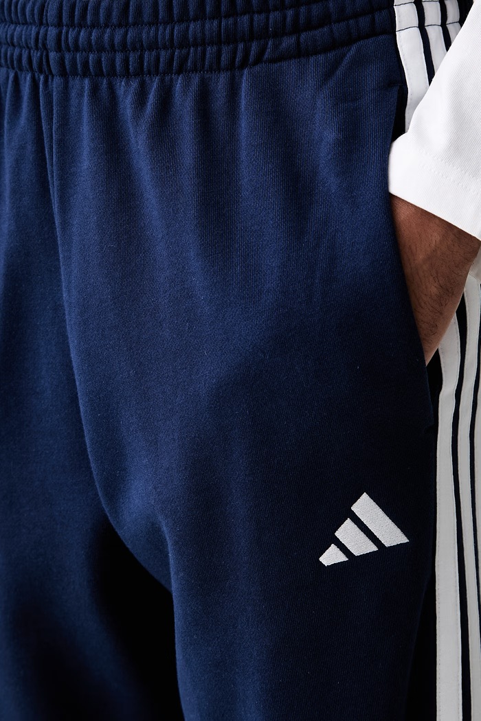 adidas spodnie dresowe męskie bawełniane Essentials KY4197 granatowy