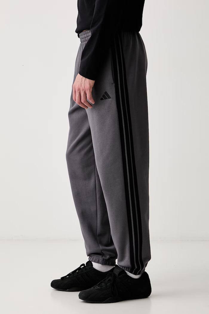 adidas спортивные штаны для мужчин с хлопком Three Stripes серый KY4128