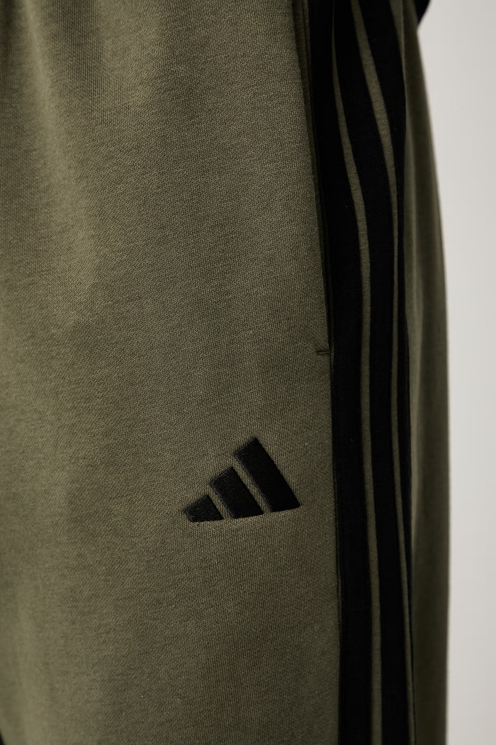 adidas spodnie dresowe męskie z bawełną Three Stripes KY4130 zielony