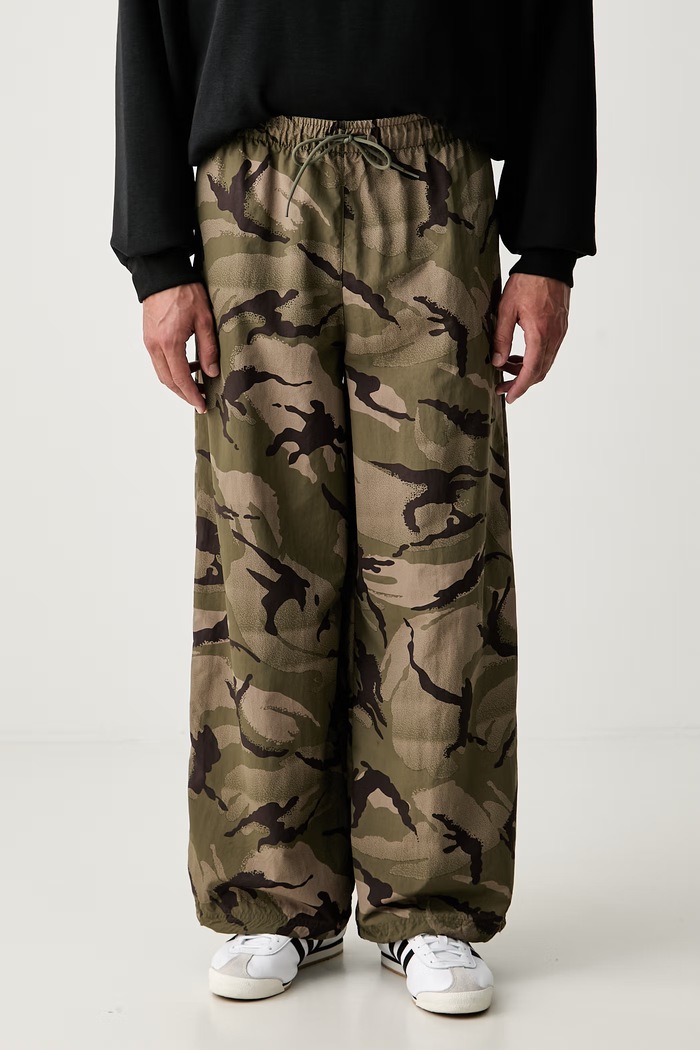 adidas spodnie męskie Camo zielony KG4736