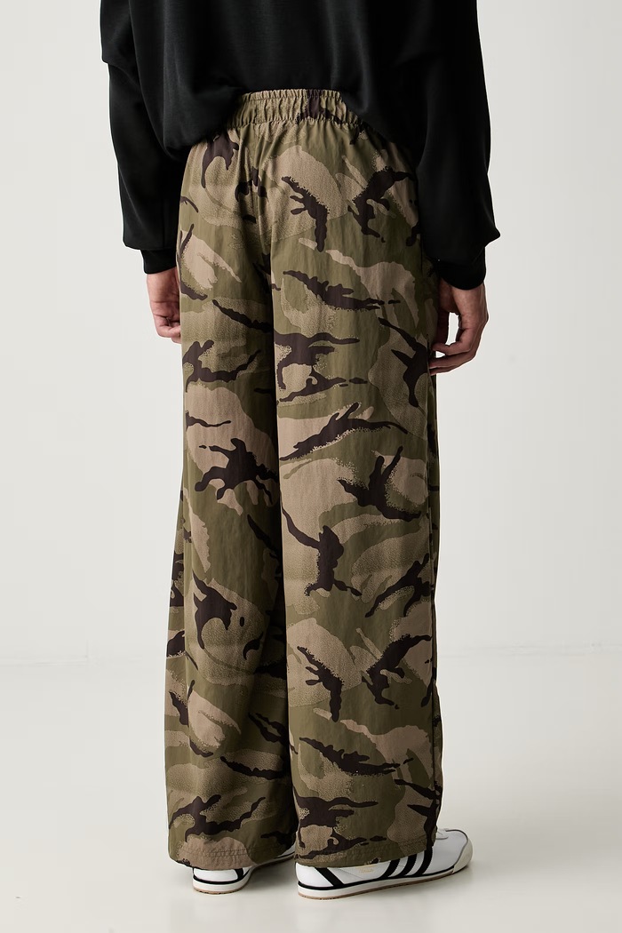 Odzież adidas spodnie męskie Camo KG4736 zielony