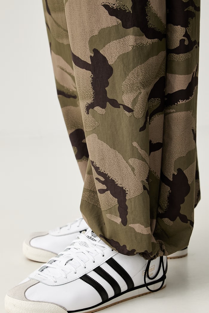 adidas spodnie męskie Camo KG4736 zielony