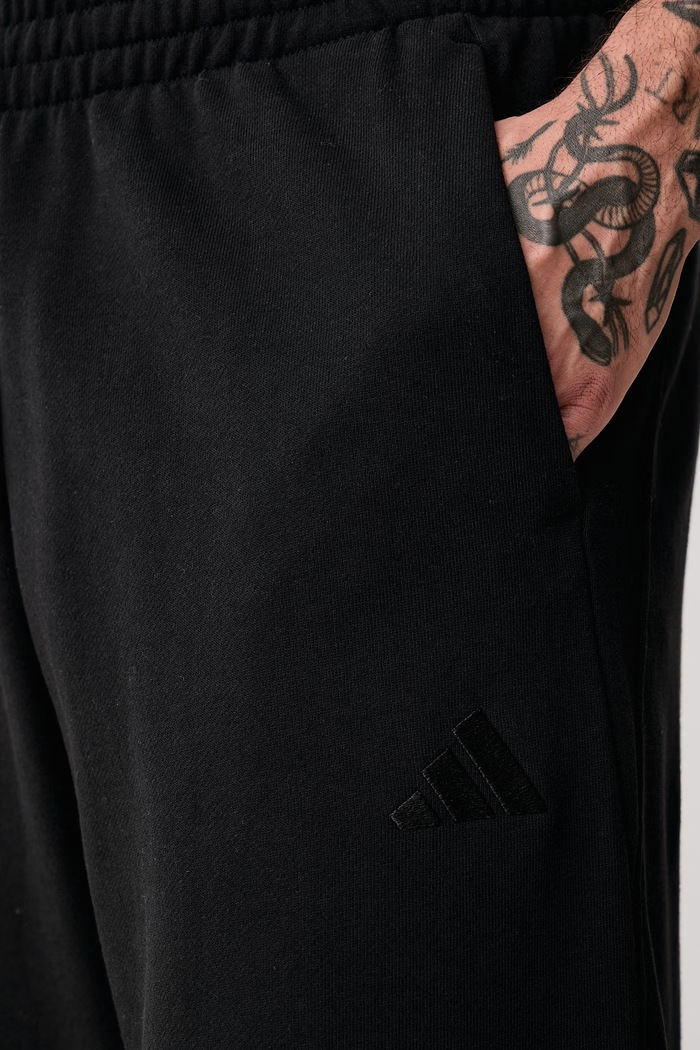 Спортивні штани чоловічі з бавовною adidas KW2300 чорний
