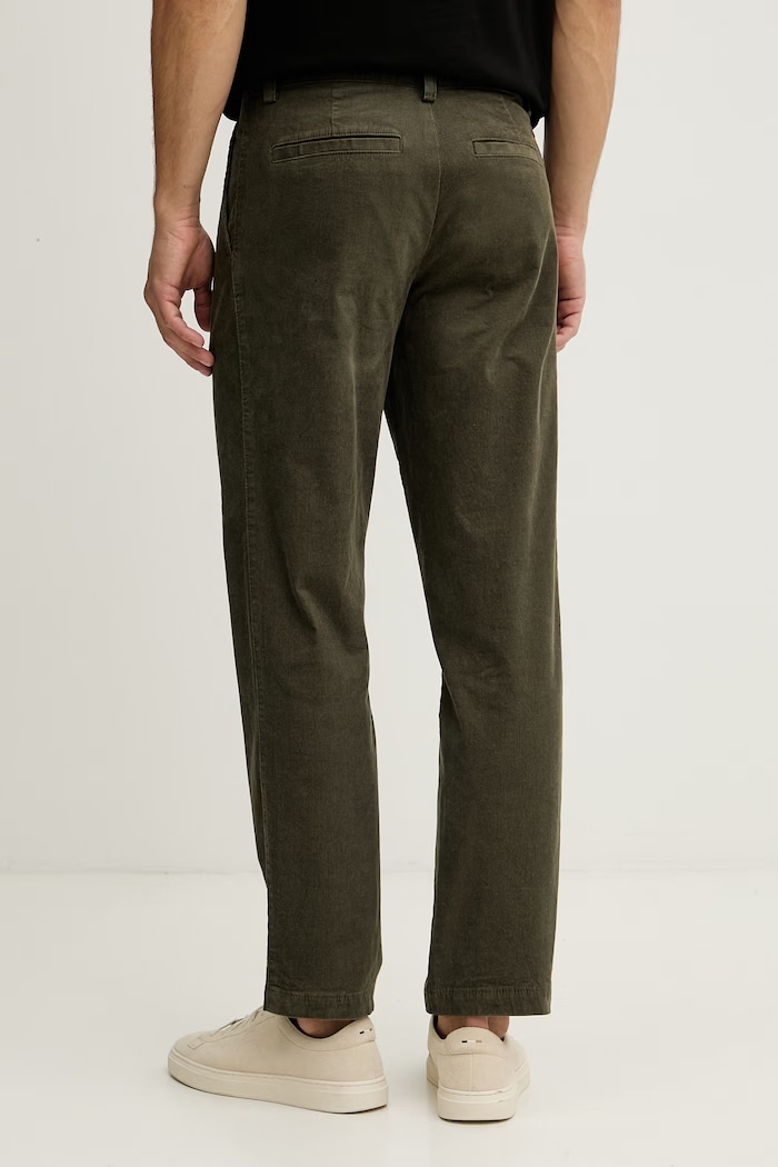 Oblečenie BOSS Orange nohavice pánske menčestrové Chino Pleated_3 50565136 zelená
