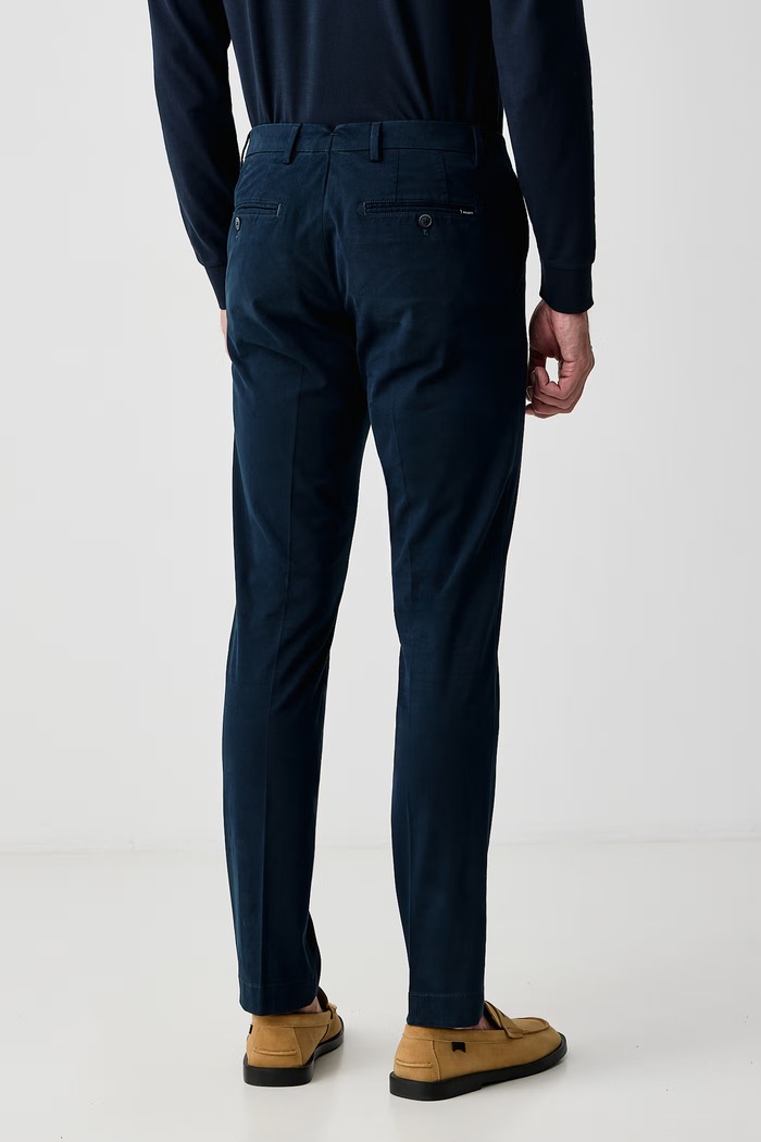 Odzież Hackett London Spodnie chinos męskie bawełniane z elastanem HM2100068R granatowy