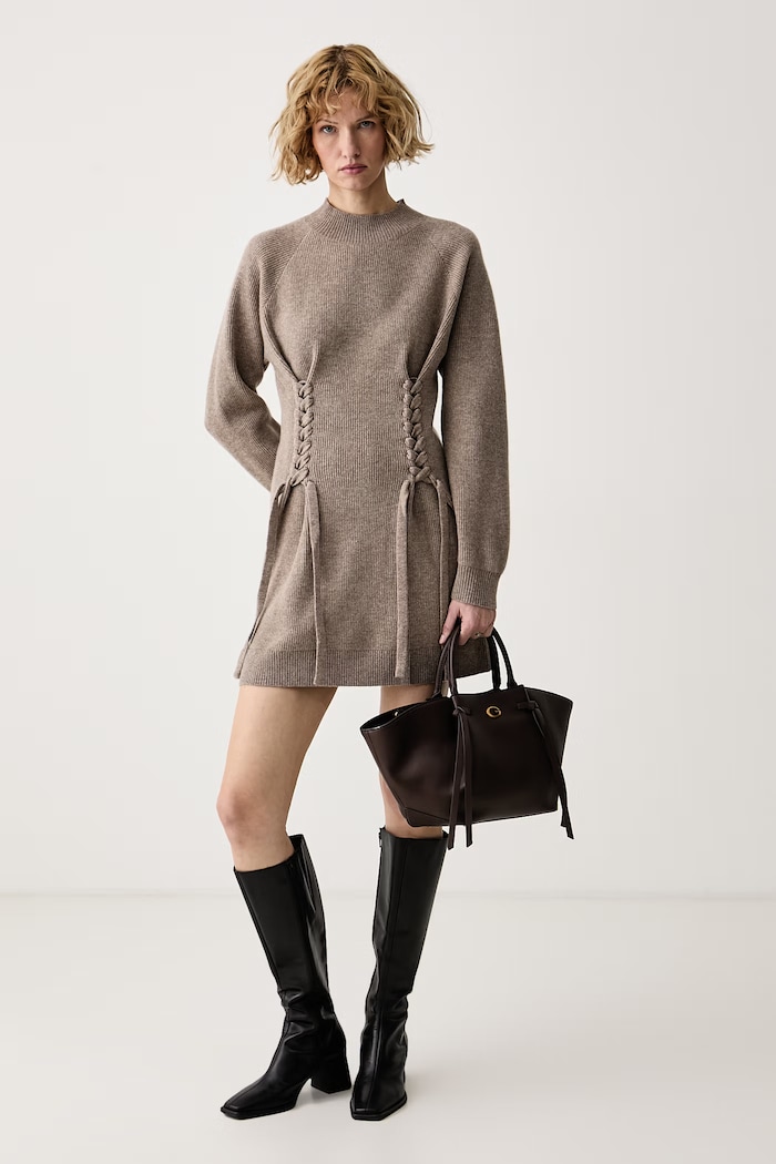 Isabelle Blanche Sukienka sweterkowa wełniana IS26FW.M152.F006 beżowy AW26