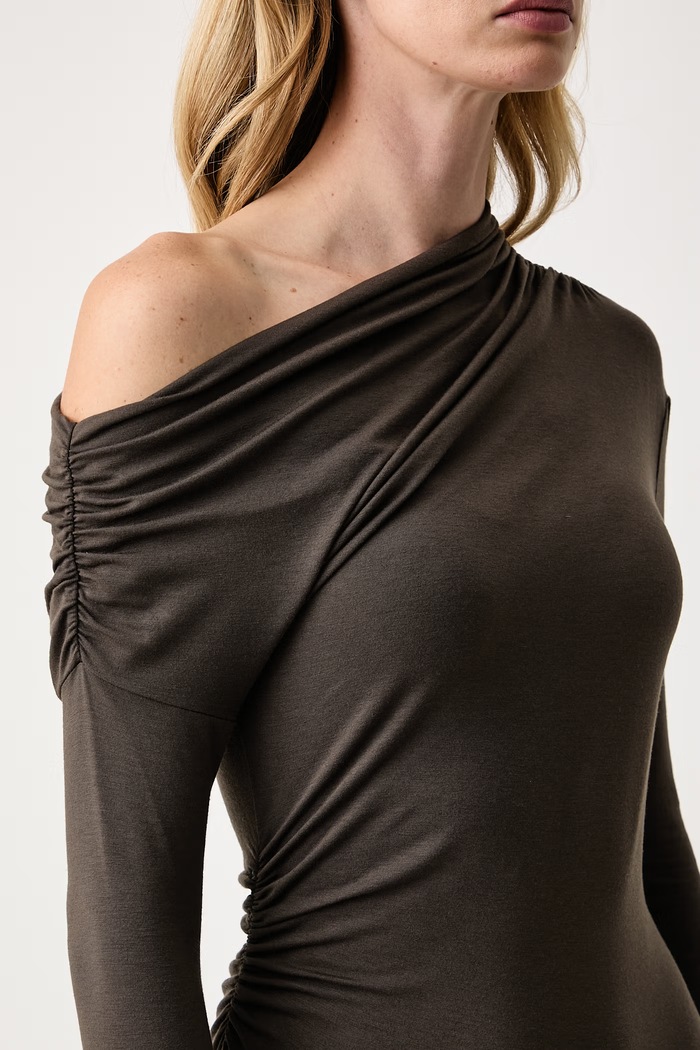 Sukienka bodycon z dodatkiem wełny Patrizia Pepe 2A0077.J0093 brązowy