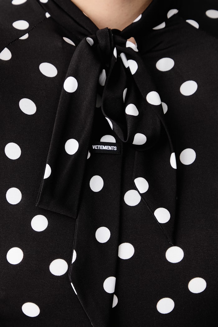 Vetements Sukienka rozkloszowana w kropki z wiskozą WH27DR138BD