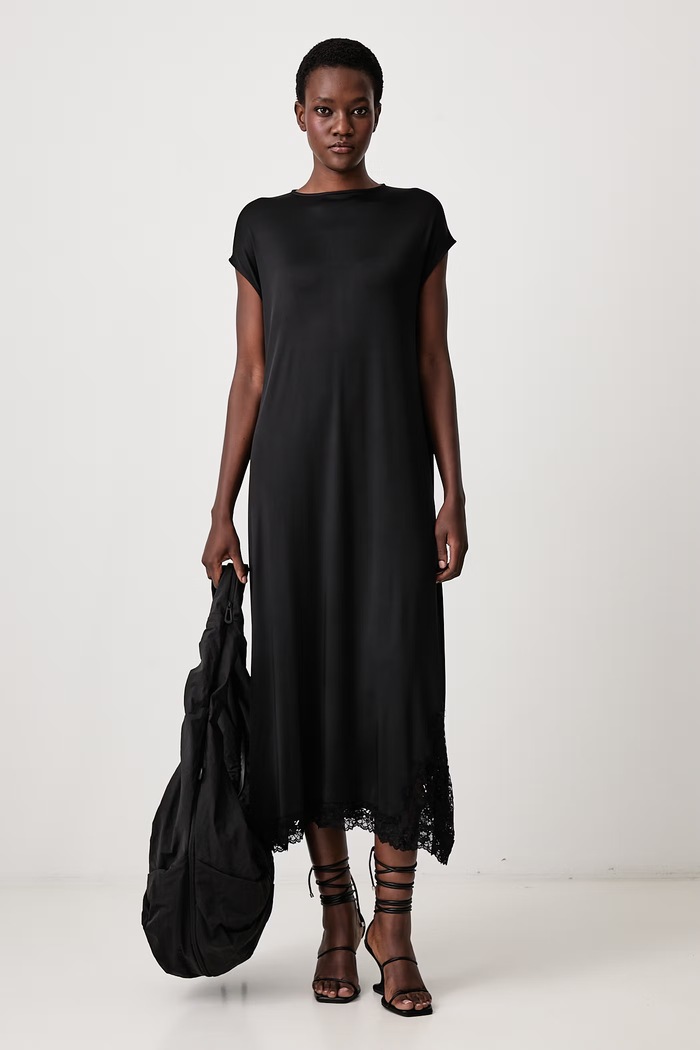Vetements Negligee рокля с изчистена шарка с вискоза WH27DR132B черен AW26
