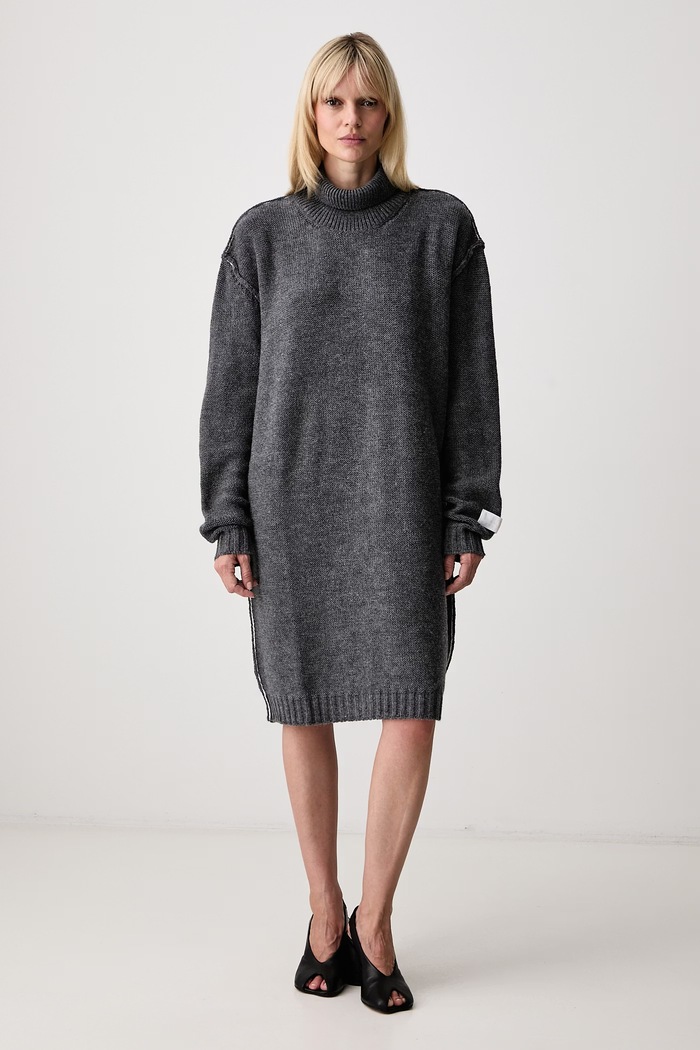 MM6 Maison Margiela sukienka sweterkowa z wełną szary S52DG0046.M13289