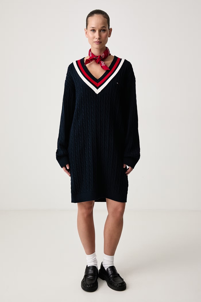 Tommy Jeans Haljina od pamuka DW0DW23540 mornarsko plava AW26