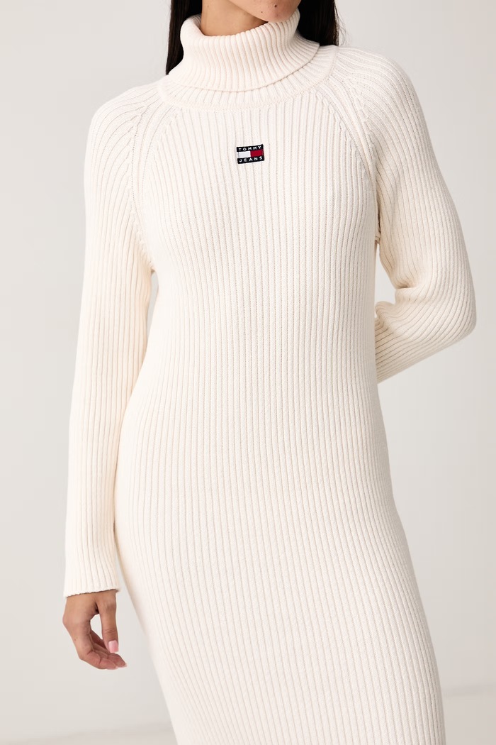 Sukienka sweterkowa bawełniana Tommy Jeans DW0DW23324 beżowy