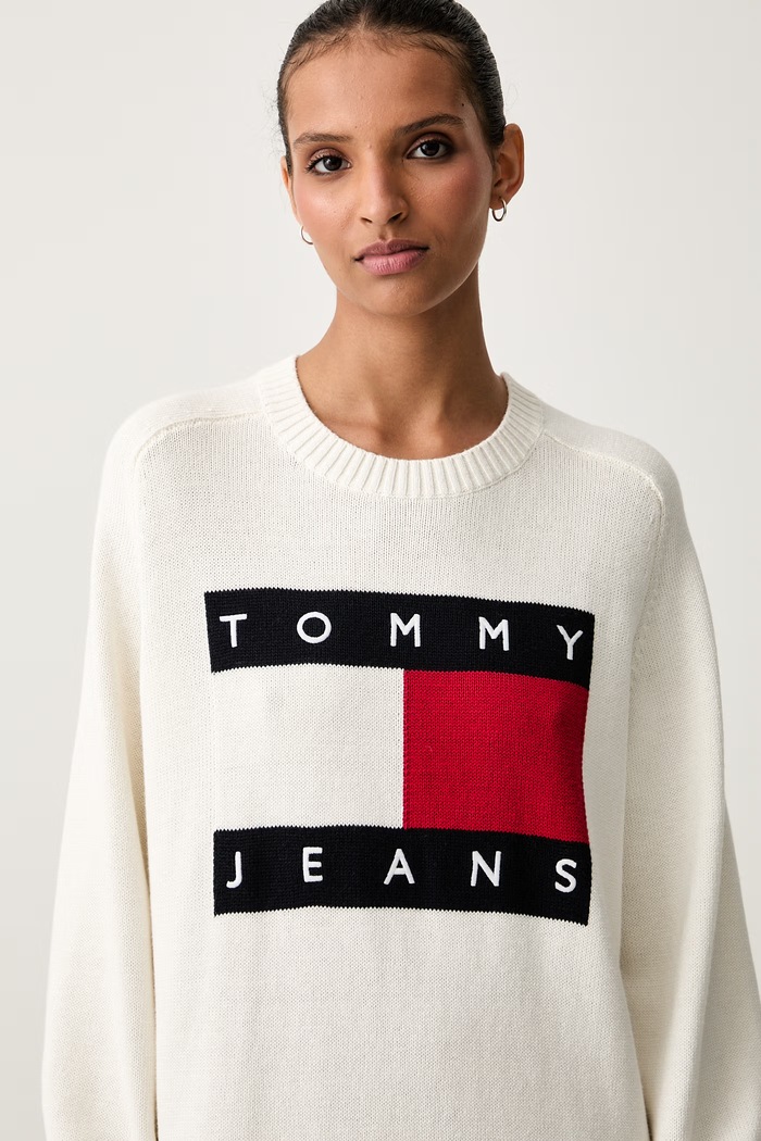 Tommy Jeans sukienka sweterkowa z dodatkiem wełny beżowy DW0DW23315