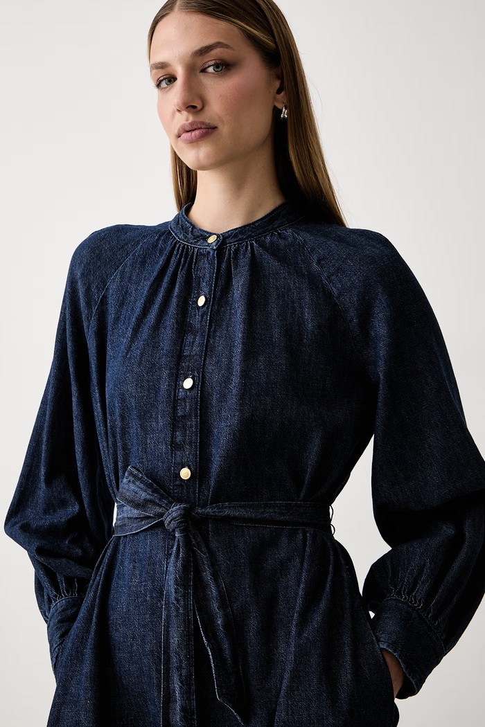 Tommy Hilfiger šaty džínové WW0WW51462 námořnická modř