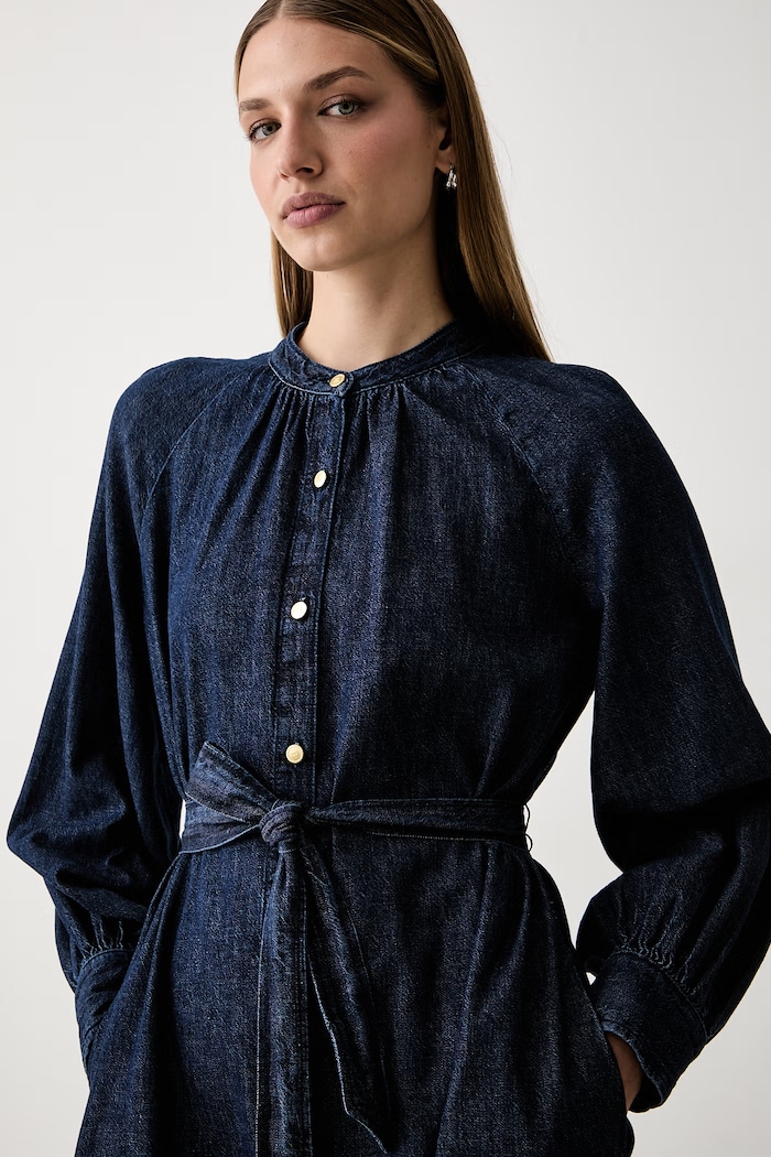 Tommy Hilfiger šaty džínové WW0WW51462 námořnická modř