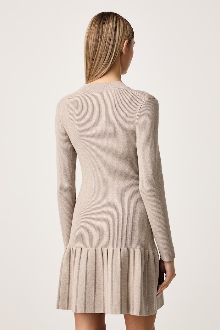 Odzież Calvin Klein Jeans Sukienka sweterkowa z bawełną LV047H368G beżowy
