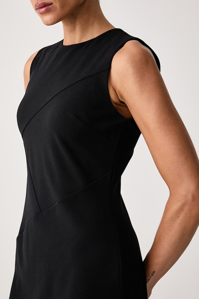 Odzież Calvin Klein Sukienka LV044G030G czarny